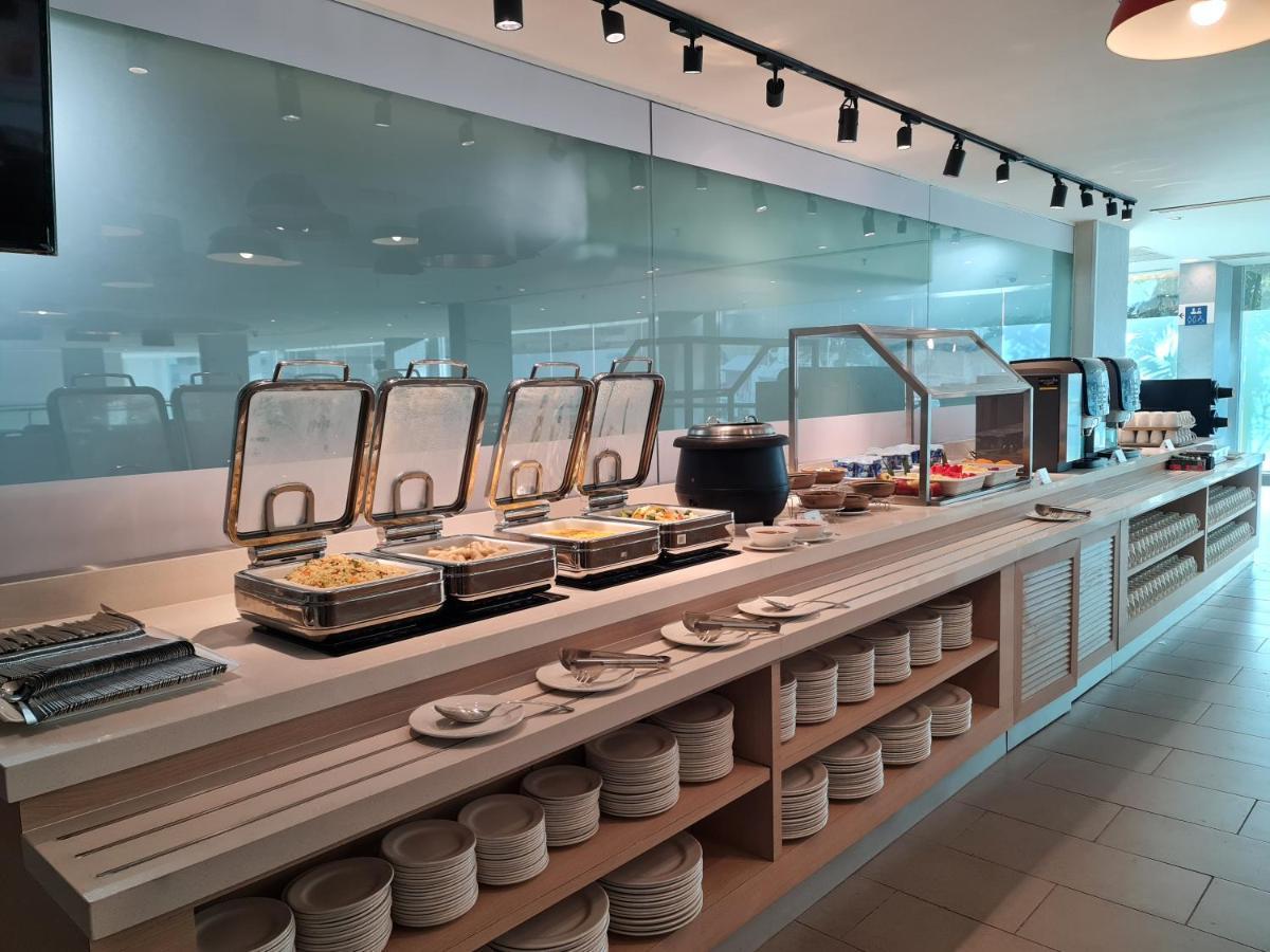 Holiday Inn Express & Suites Johor Bahru By Ihg Екстер'єр фото