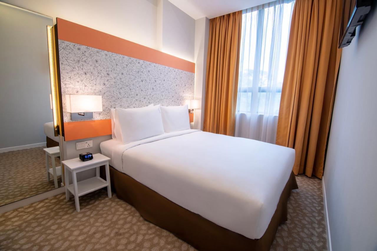 Holiday Inn Express & Suites Johor Bahru By Ihg Екстер'єр фото
