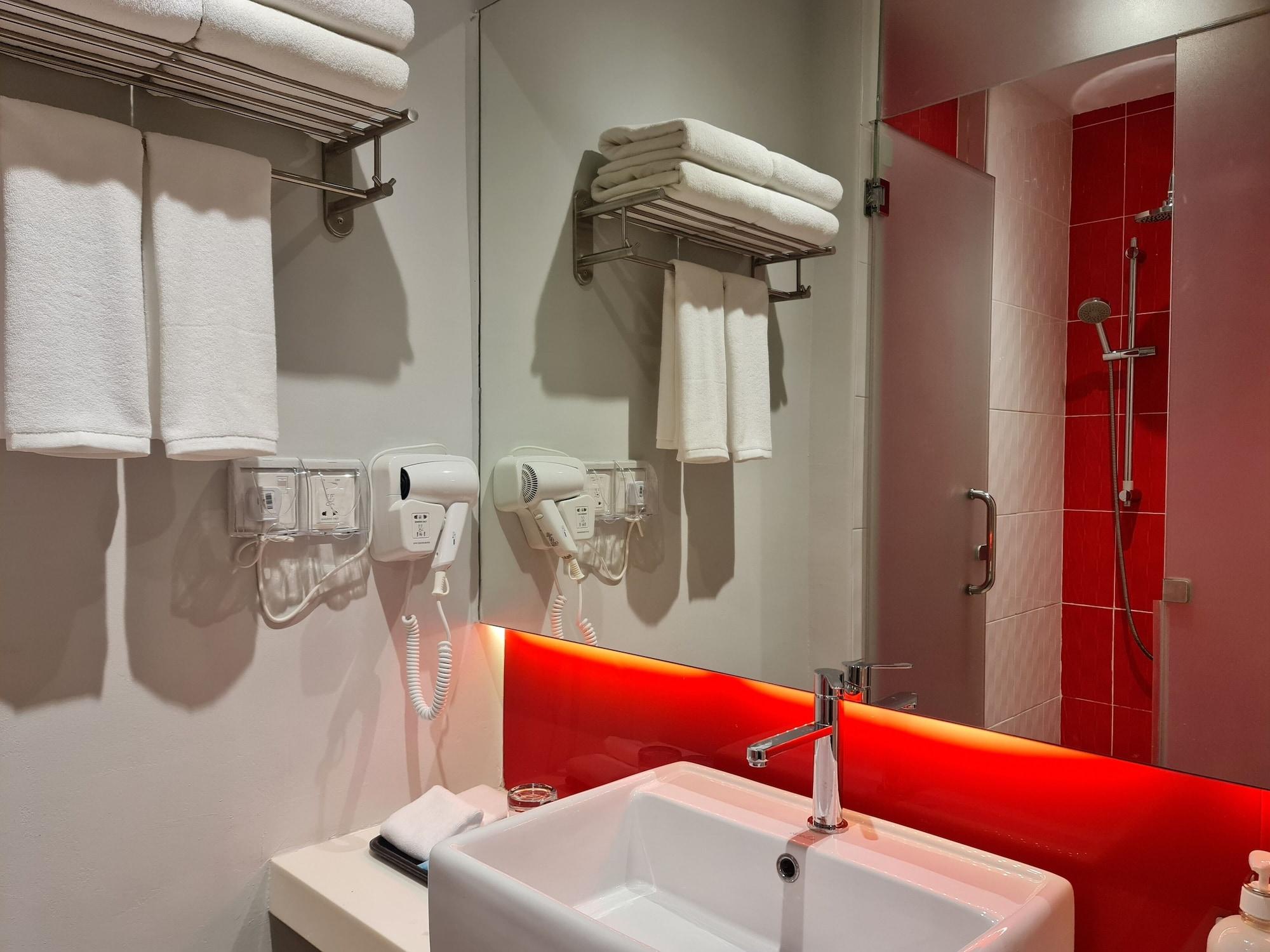 Holiday Inn Express & Suites Johor Bahru By Ihg Екстер'єр фото