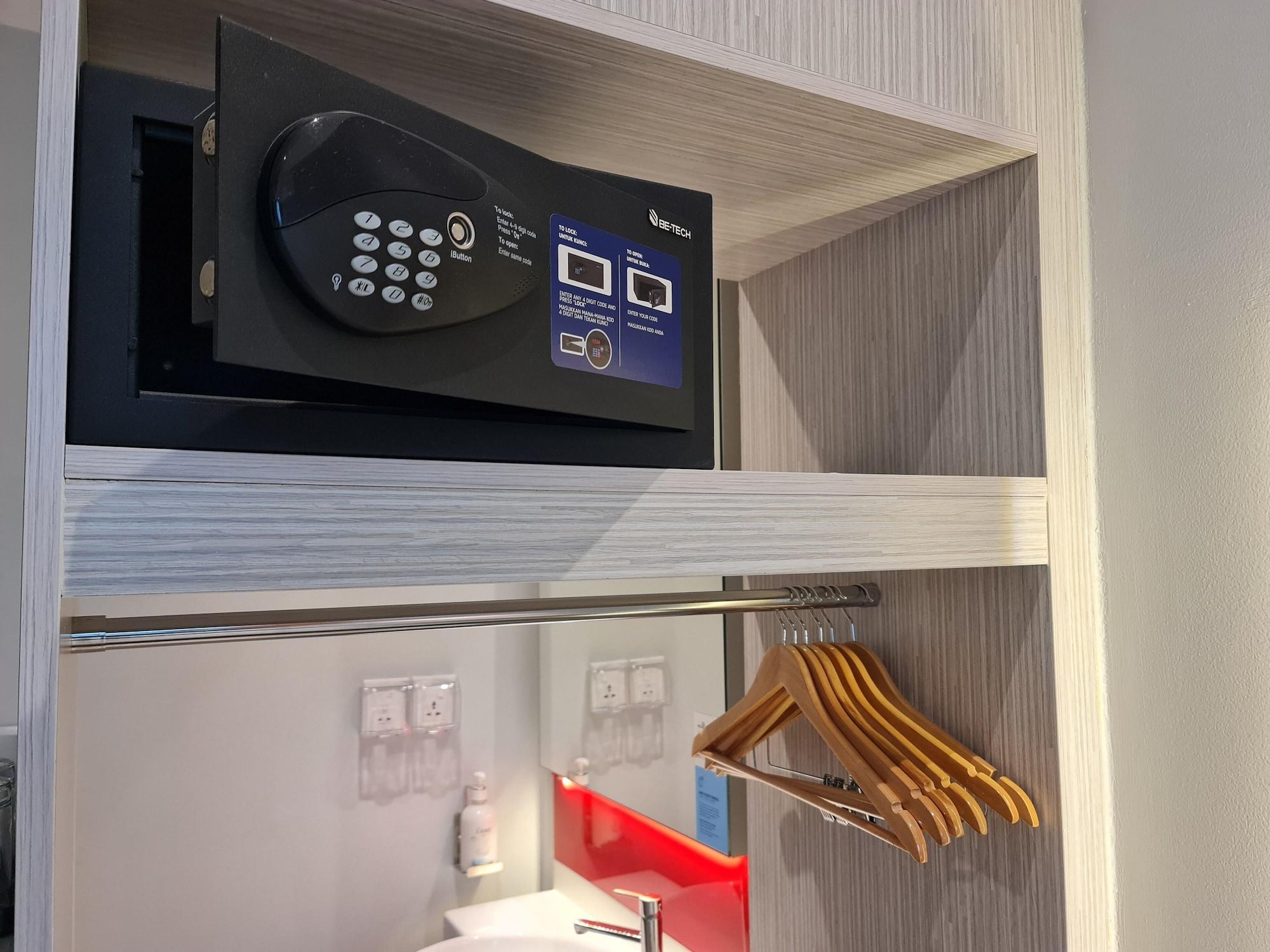 Holiday Inn Express & Suites Johor Bahru By Ihg Екстер'єр фото