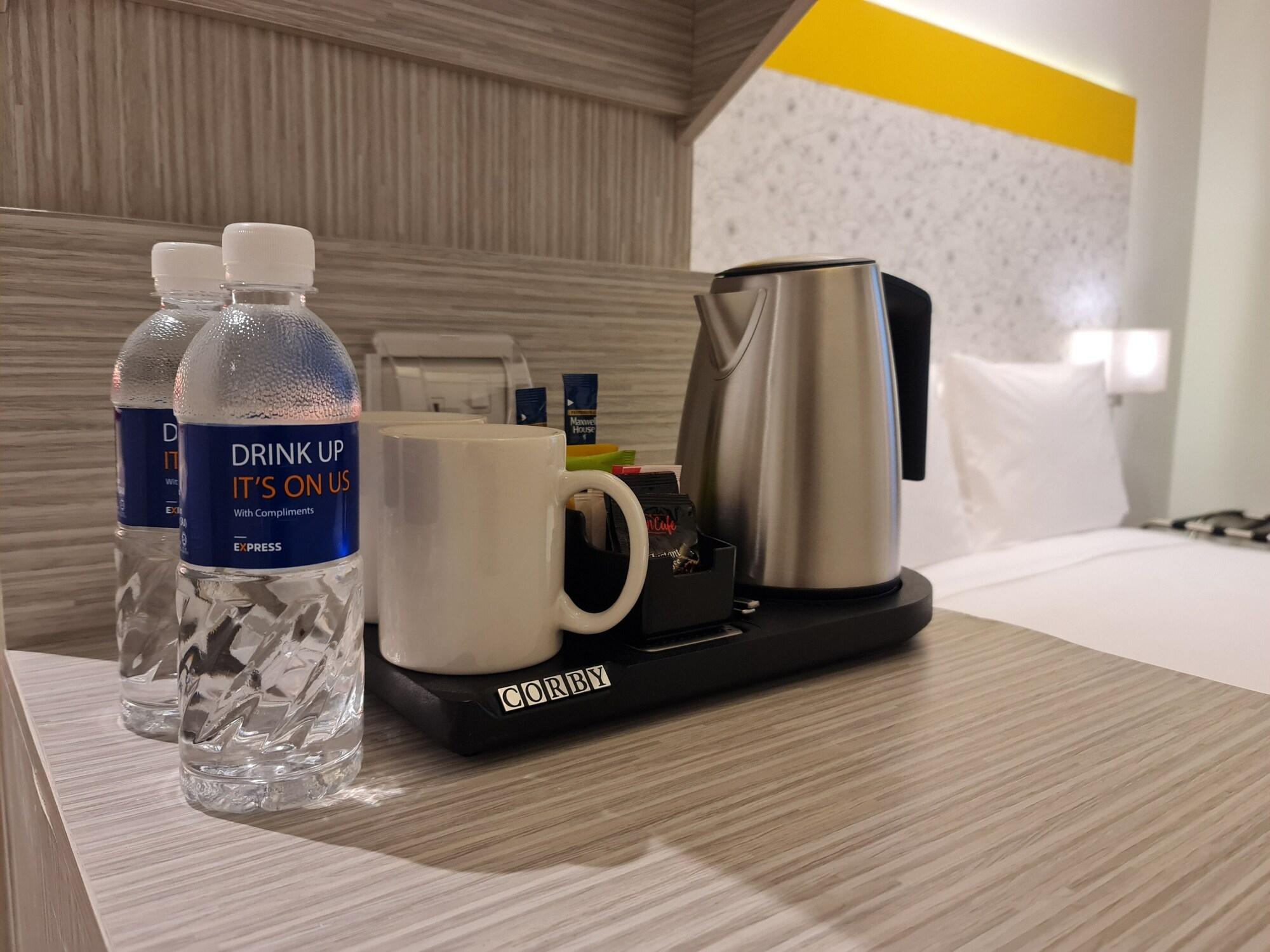 Holiday Inn Express & Suites Johor Bahru By Ihg Екстер'єр фото