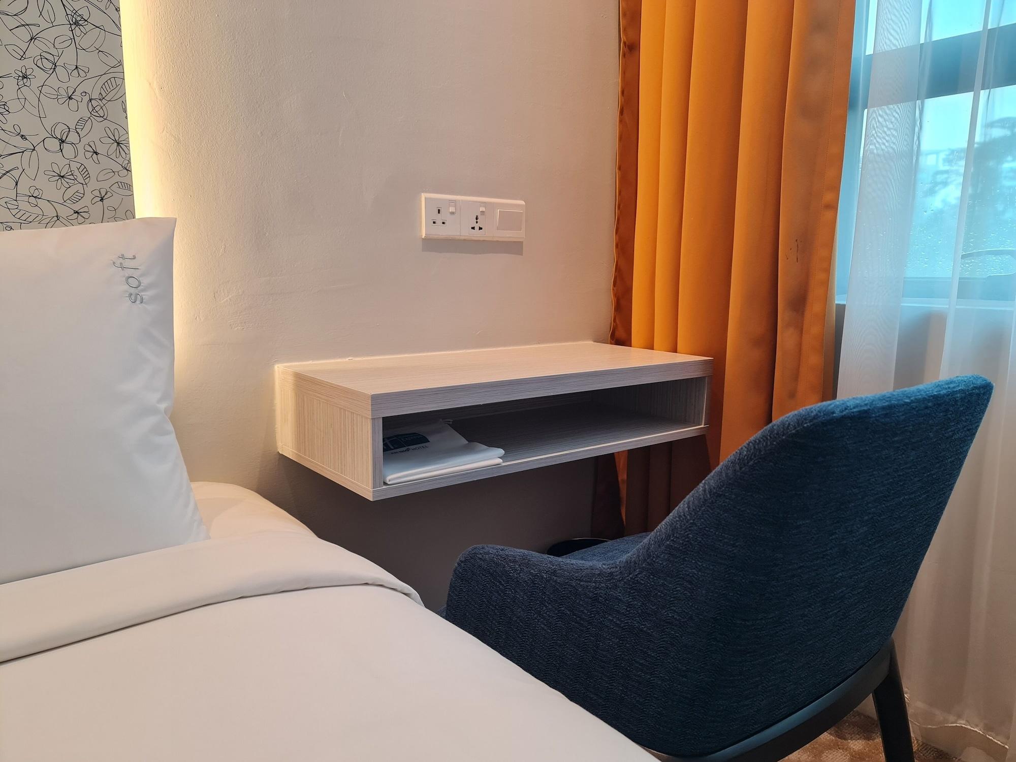 Holiday Inn Express & Suites Johor Bahru By Ihg Екстер'єр фото