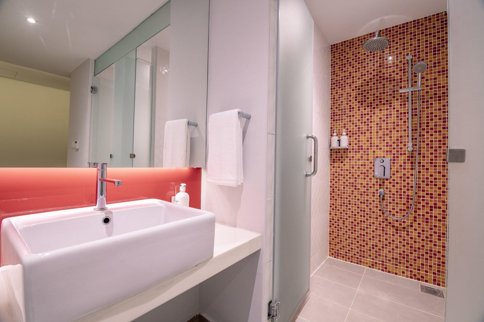 Holiday Inn Express & Suites Johor Bahru By Ihg Екстер'єр фото